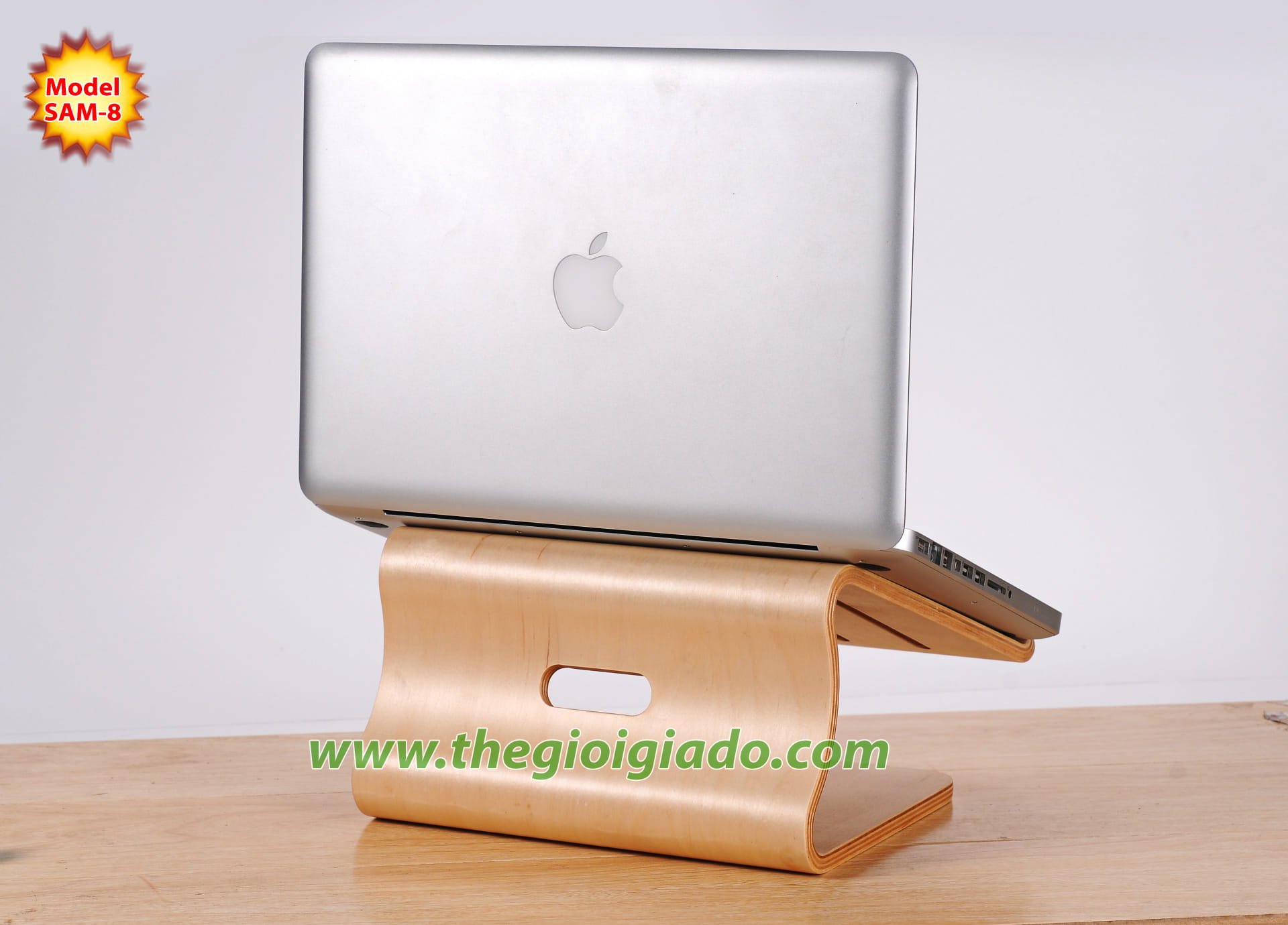 Gi&aacute; đỡ MacBook để b&agrave;n chất liệu gỗ SAM-8