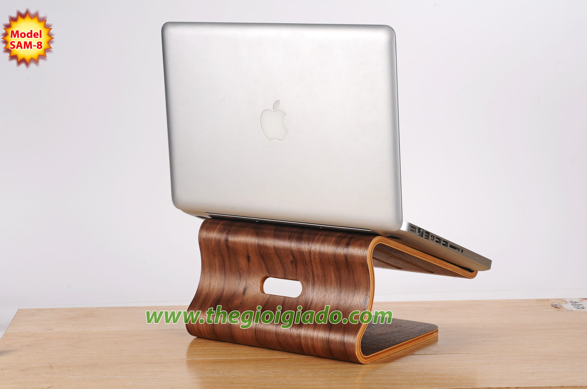 Gi&aacute; đỡ MacBook để b&agrave;n chất liệu gỗ SAM-8